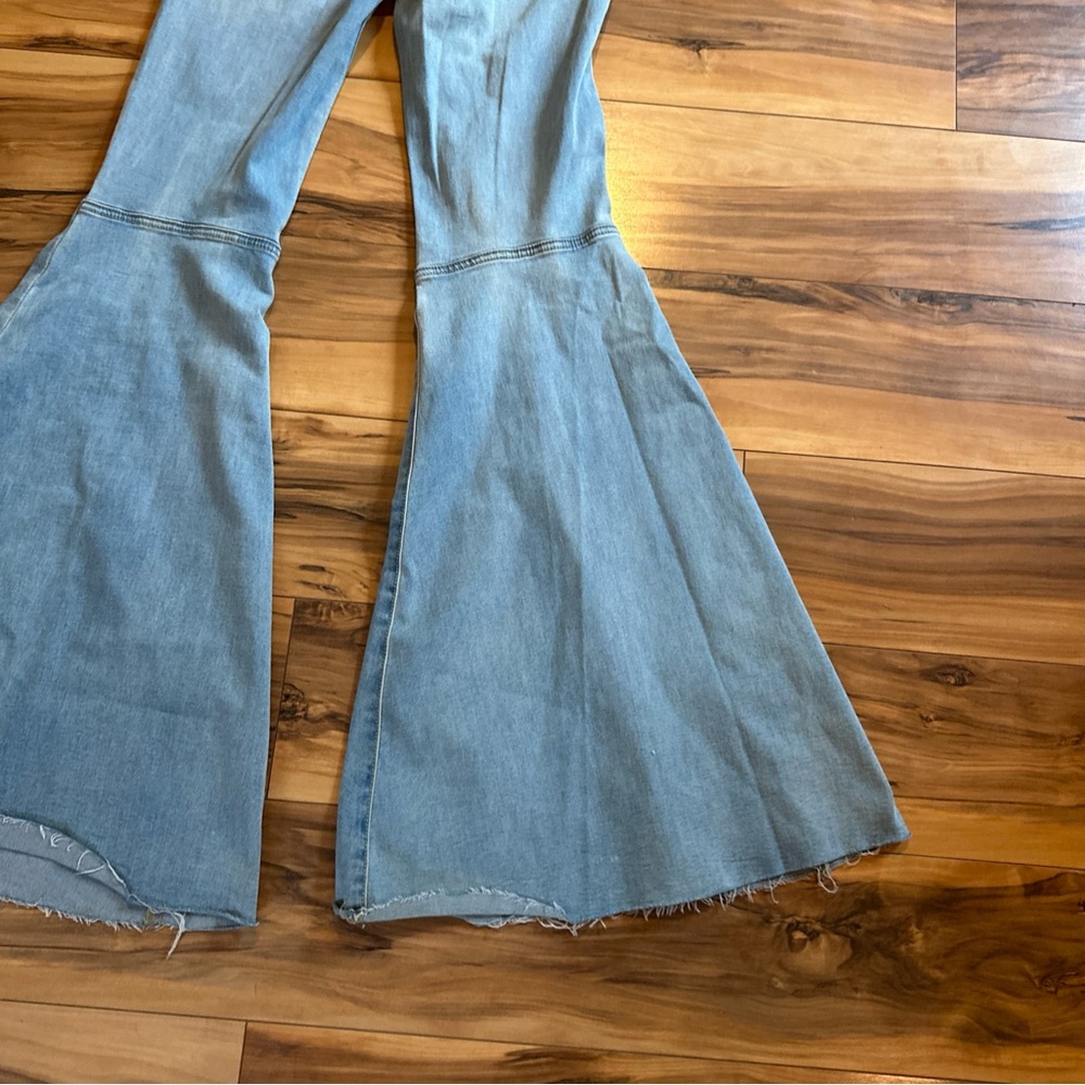 FREE PEOPLE Just Float On Super Flare Bell Bottom Jeans-Blue Rinse-Size 25 (1) - Picture 12 of 16